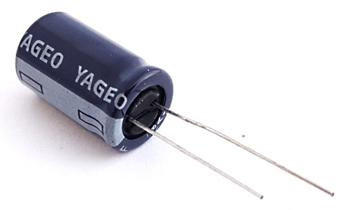 10x Elektrolyt-Kondensator 10µF 450V- 105°C RM5
